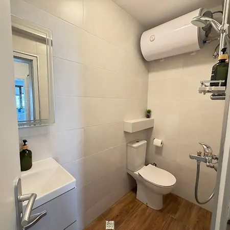 Cool Downtown Apartmán